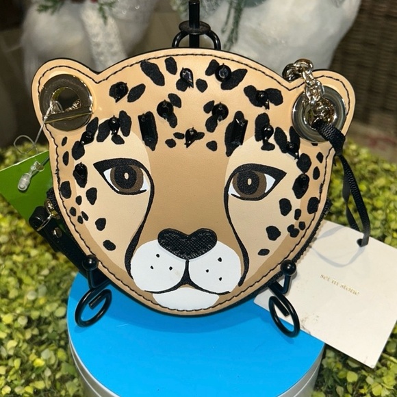 Kate Spade Leopard Novelty Coin Purse
"Run Wild Black" 4.25" x 4.25" NWT $119.00 - Picture 3 of 6